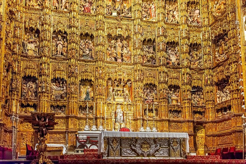 Golden main altar with biblical figures