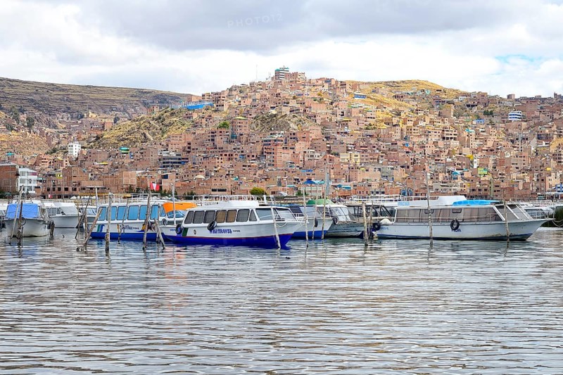 Ships in the port of Puno