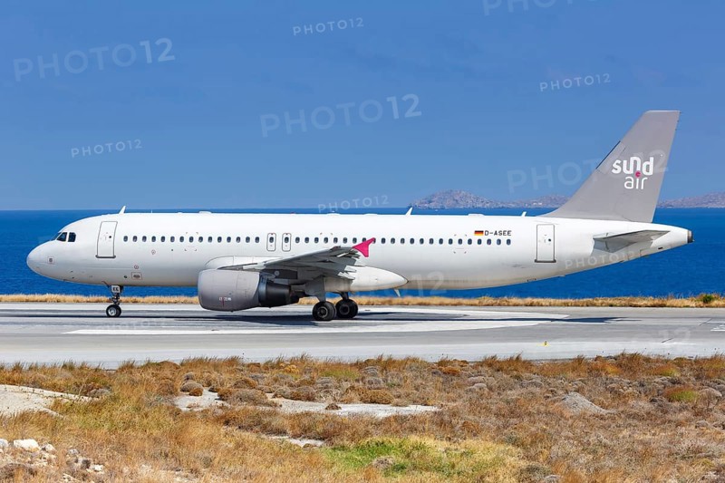 An Airbus A320 aircraft of Sundair with registration D-ASEE at Heraklion Airport