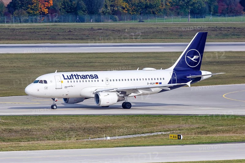 A Lufthansa Airbus A319 with the registration D-AILH at Munich Airport