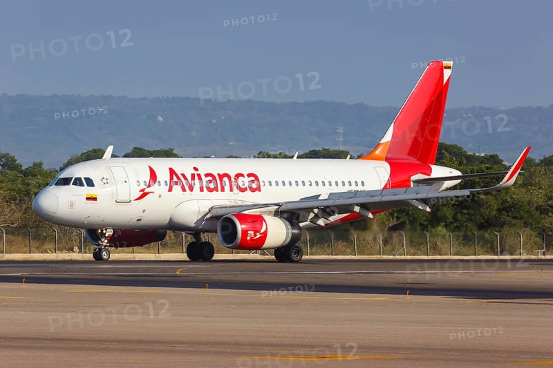 An Avianca Airbus A319 aircraft with registration N695AV at Cartagena Airport