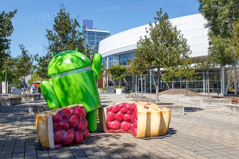 Google Android figure in front of the Headquarters HQ in Mountain View