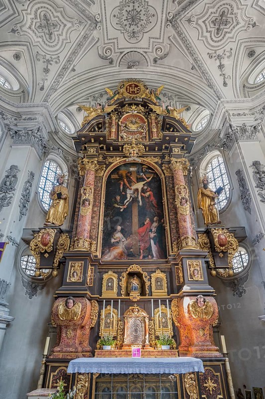 Side altar