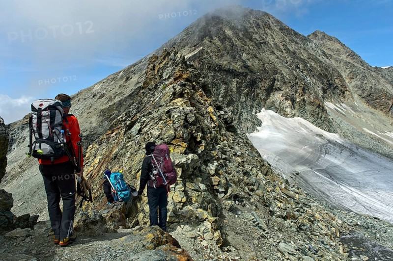 Alpinists at Col de Tracuit