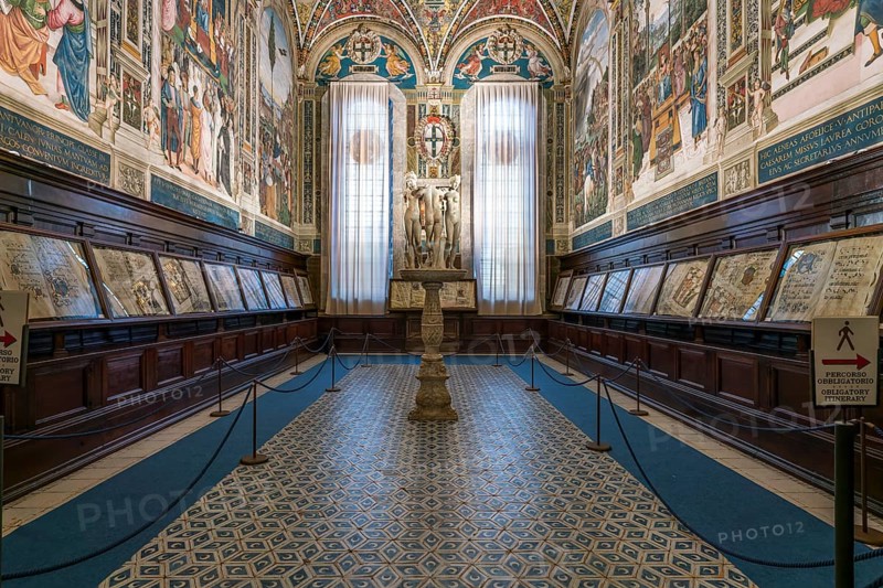 Libreria Piccolomini with frescoes on the life of Cardinal Enea Silvio Piccolomini