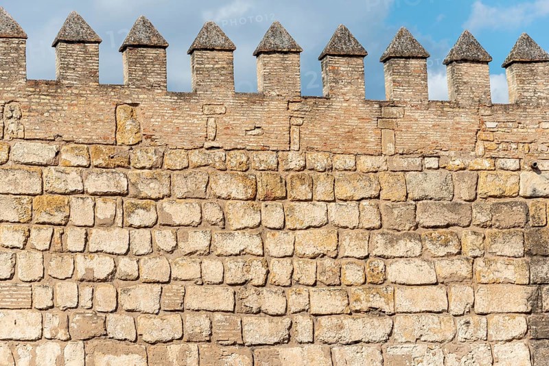 Wall with battlements