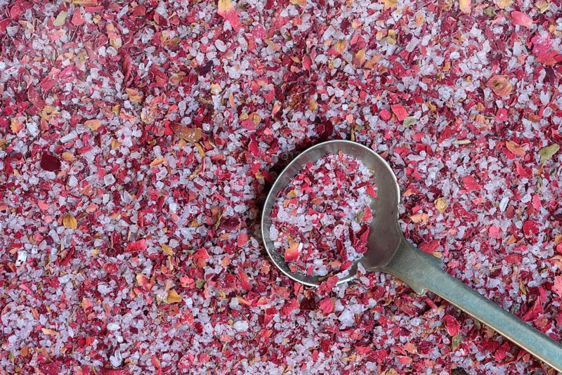 Rose salt with spoon