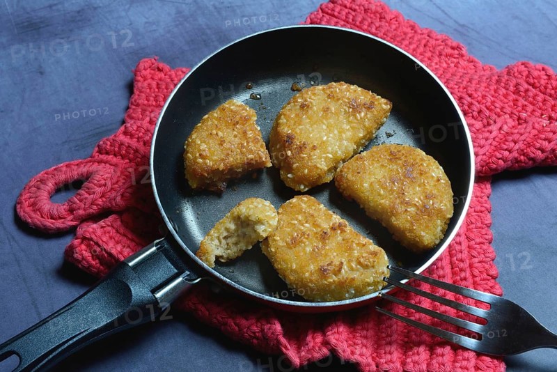 Meat substitute in pan