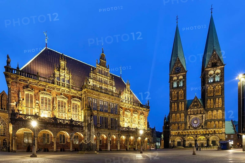 Marketplace Bremen City Hall Cathedral Church Roland by night in Bremen