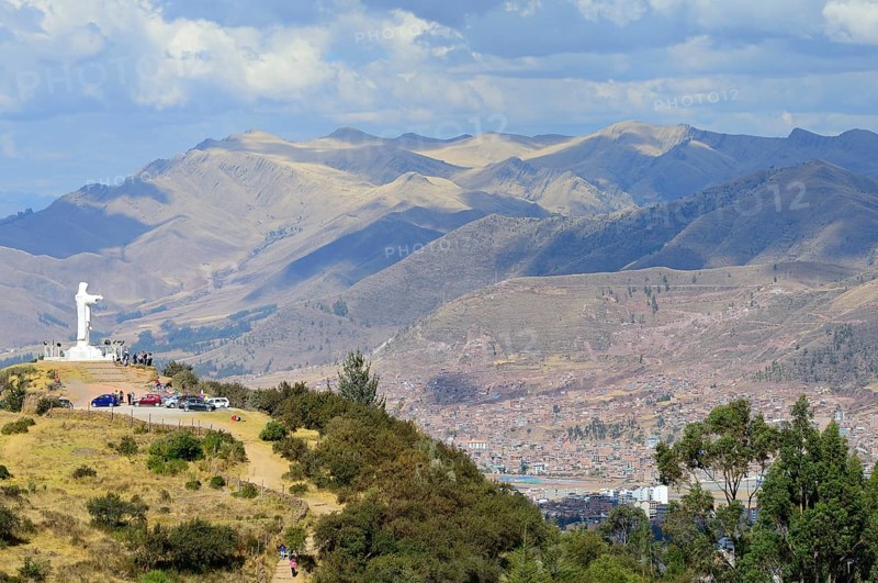 Viewpoint Christo Blanco statue with view over the city of Cusco