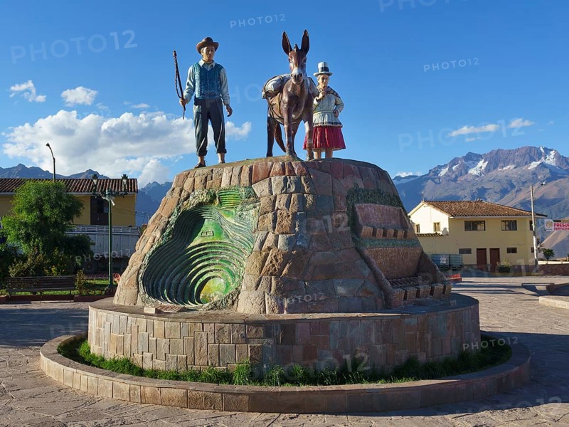 Monument with representation of Moray
