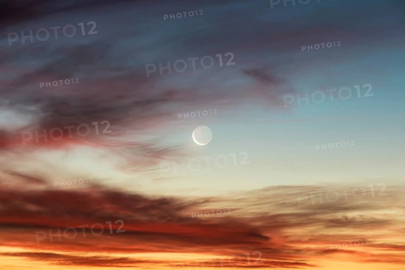 Moon at sunset at Lake Taupo