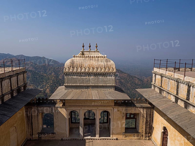 View from the fortress Kumbhalgarh into the Aravalli Mountains