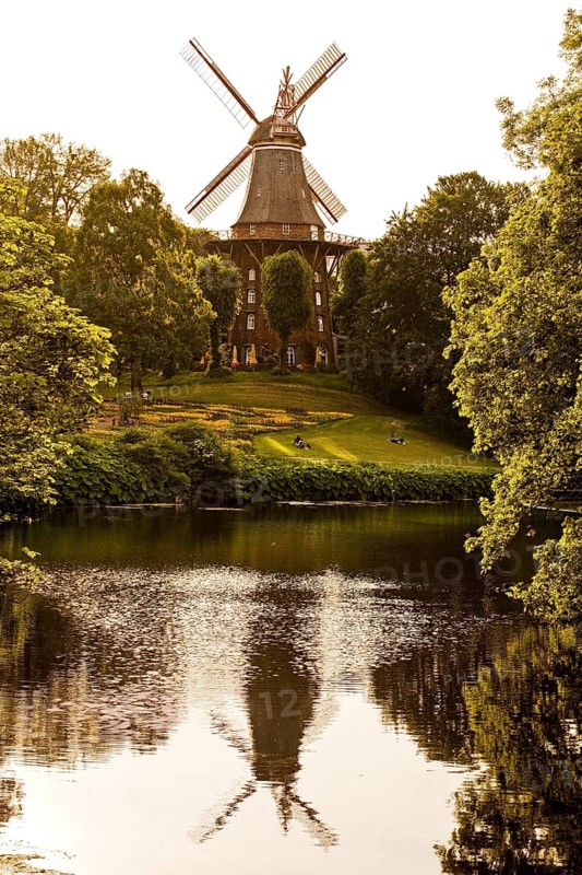Windmill Herdentorswallmuehle in the Bremer Wallanlagen