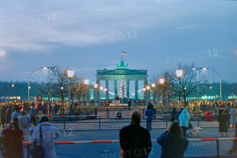 Unter den Linden with view of the Brandenburg Gate