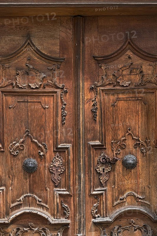 Entrance gate with carvings