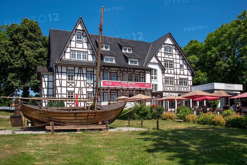 Hotel Hitthim with cafe and restaurant