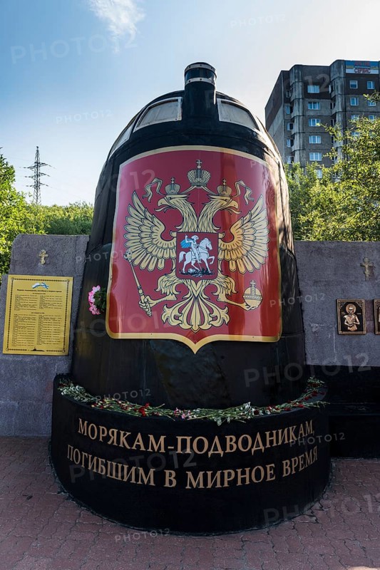 Monument of sailors of the Kursk in Murmansk