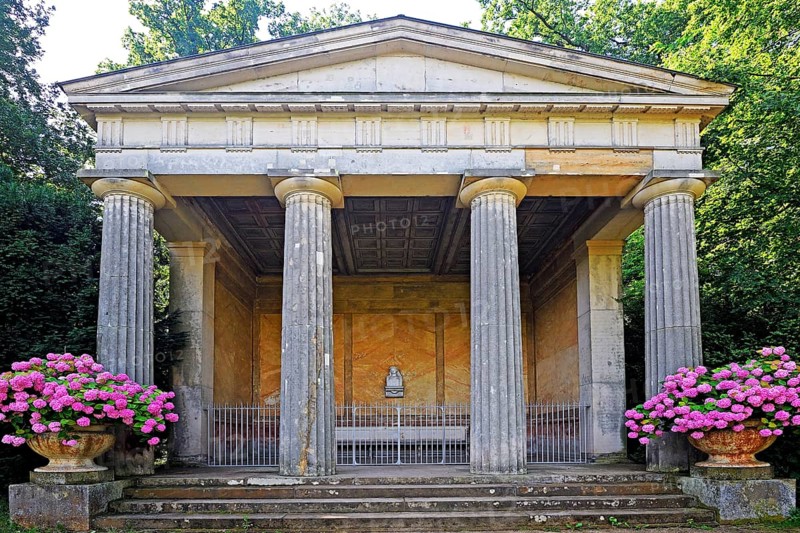 Porticus in memory of Queen Luise