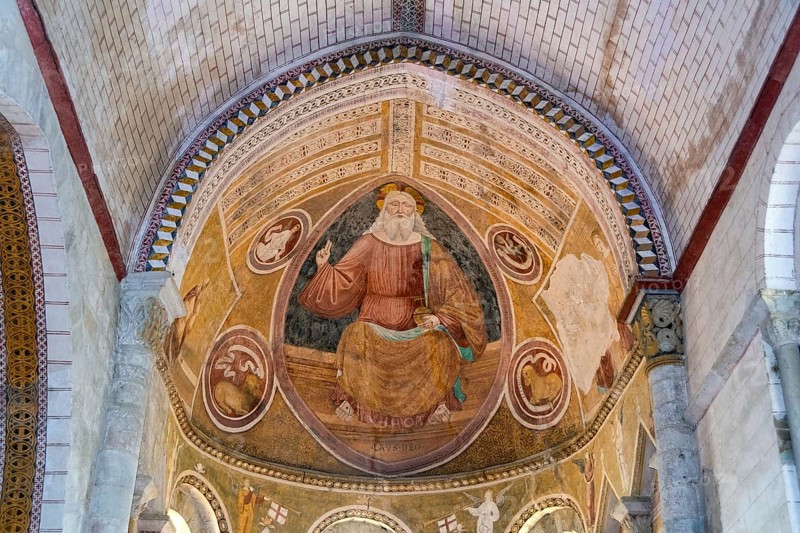 Mural paintings of Saint-Pierre de Chateloy church in the commune of Herisson