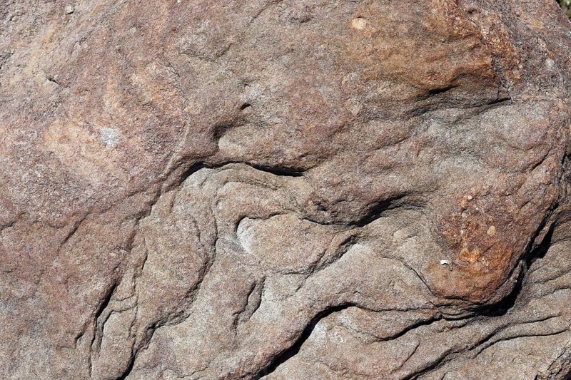 Stone pattern in a dry riverbed