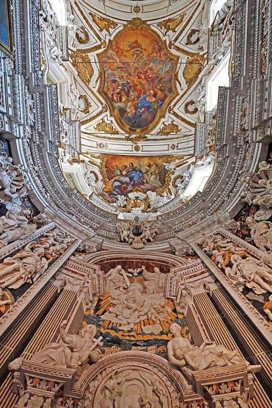 Ceiling painting and marble decorations in the chancel