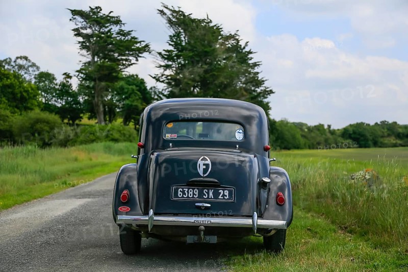 Oldtimer Citroen Traction 11 BL legere from 1957 in black