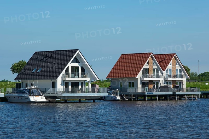 Pile houses on the river Harle