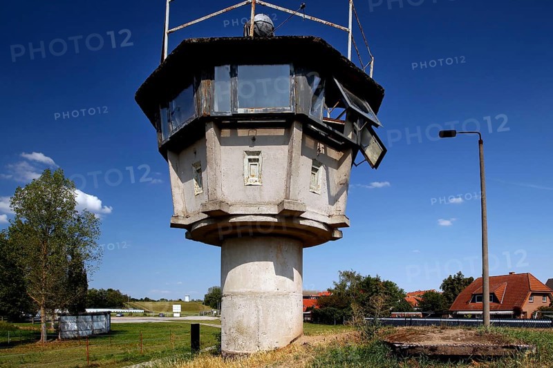 Border fortification with column path