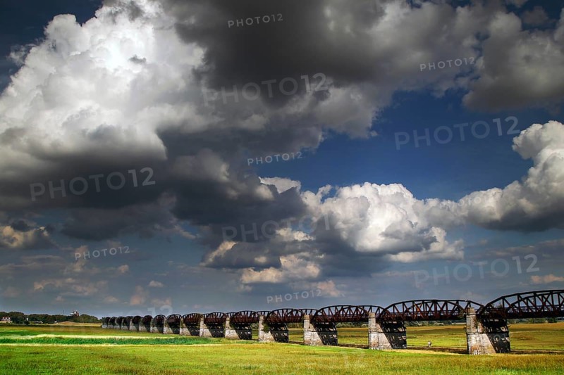 Railway bridge over the Elbe