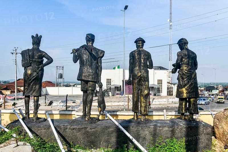 Statues remembering former royals in the King´s palace