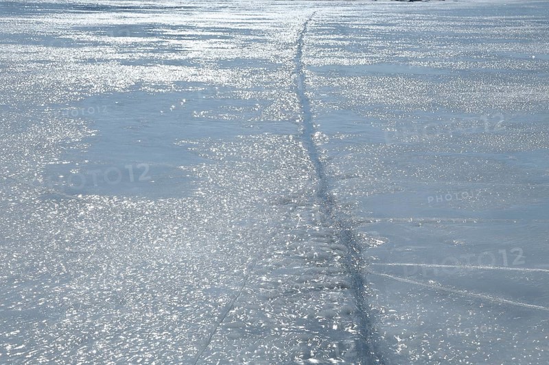 Reflective ice pattern