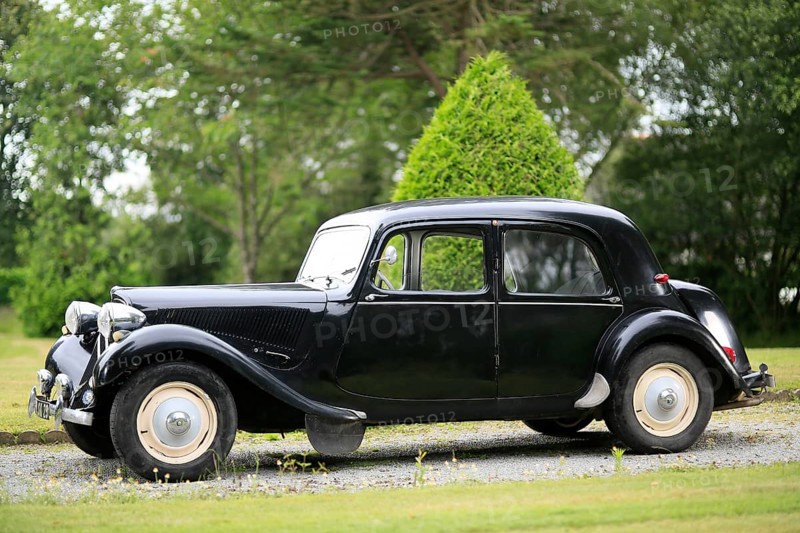 Oldtimer Citroen Traction 11 BL legere from 1957 in black