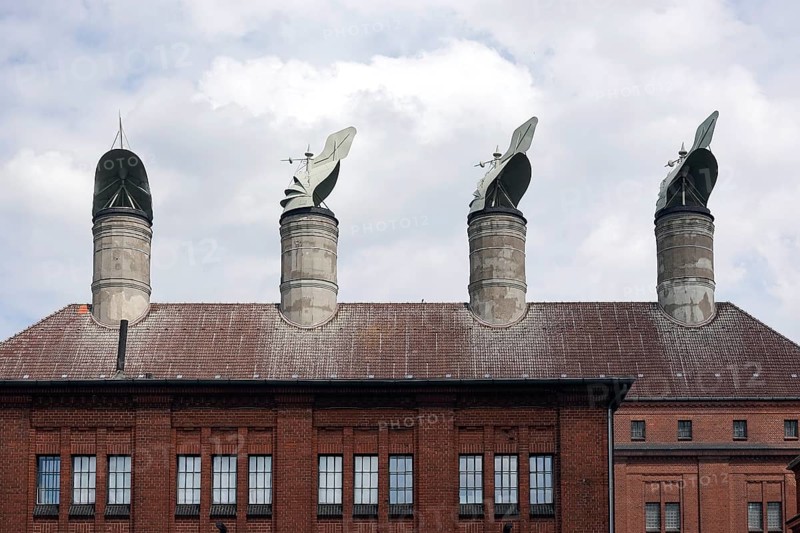 Chimneys of the former Schultheiss Malzfabrik