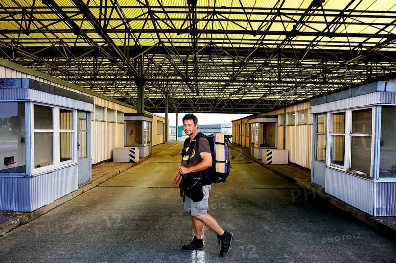 Check-in barracks for cars