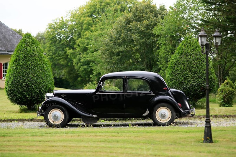 Oldtimer Citroen Traction 11 BL legere from 1957 in black