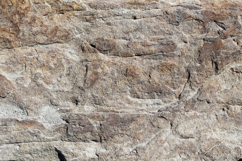Stone pattern in a dry riverbed