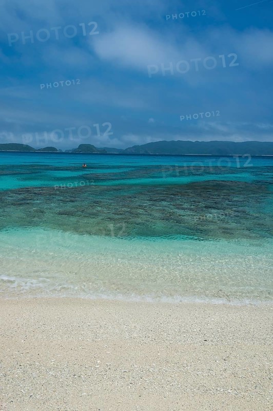Turquoise waters on Furuzamami Beach