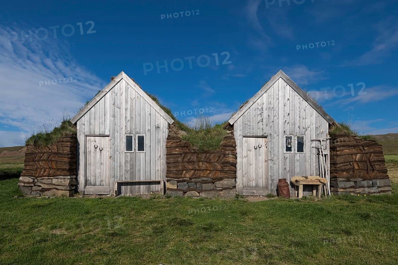 Horse stable and tool shed in original peat construction