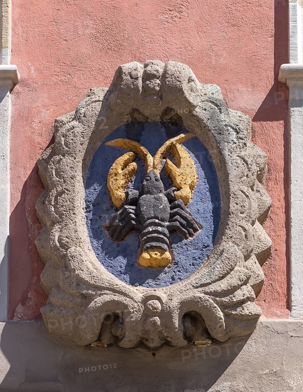 Coat of arms on the historic Haus zum Krebs