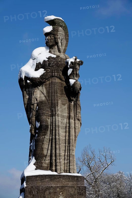 Statue of Pallas Athena on the Maximiliansbruecke