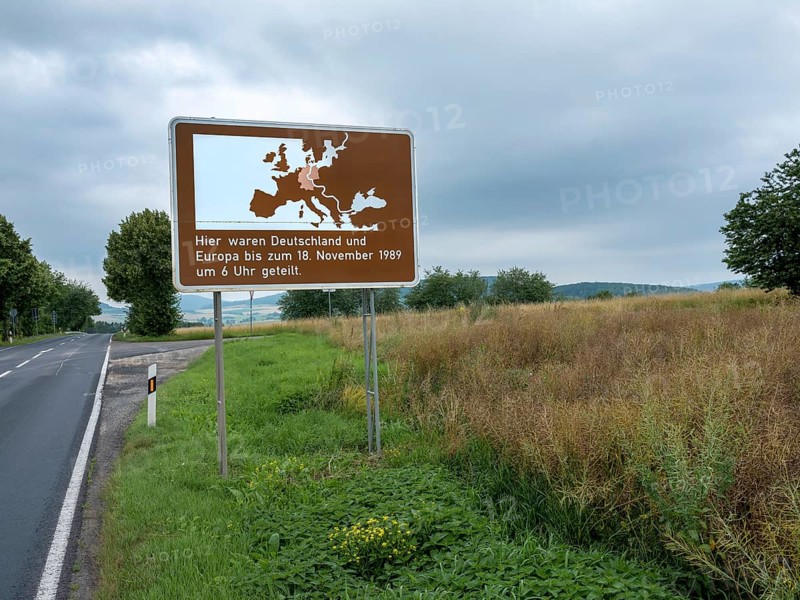 Information board at the border between Thuringia and Hesse on the opening of the border in November 1989 View in west direction
