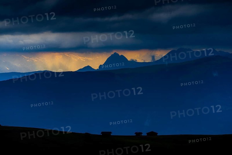 Light atmosphere after a thunderstorm with view of the peaks of the Roteck (3.337 mtr./left) and the Hochwilde (3.602 mtr./right)