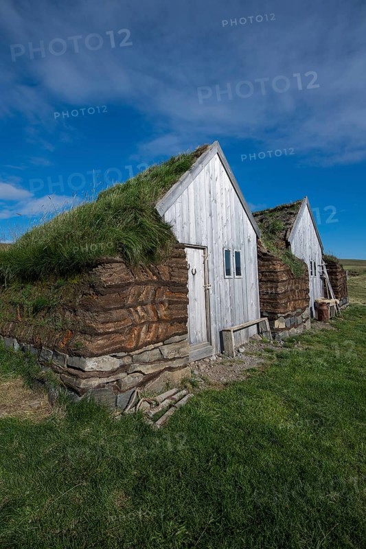 Horse stable and tool shed in original peat construction
