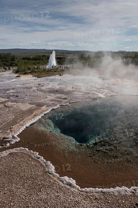 Thermal spring and eruption Geysir Strokkur