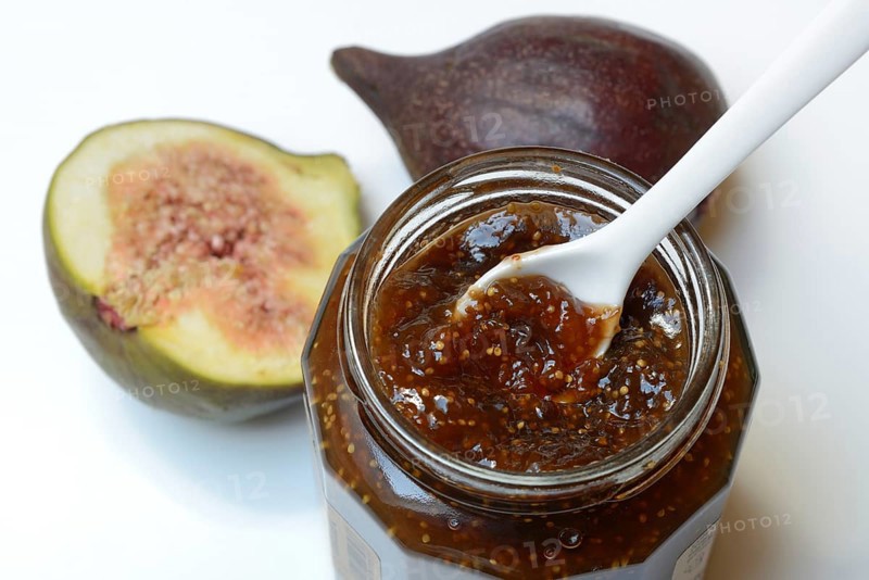 Fig jam in glass and figs