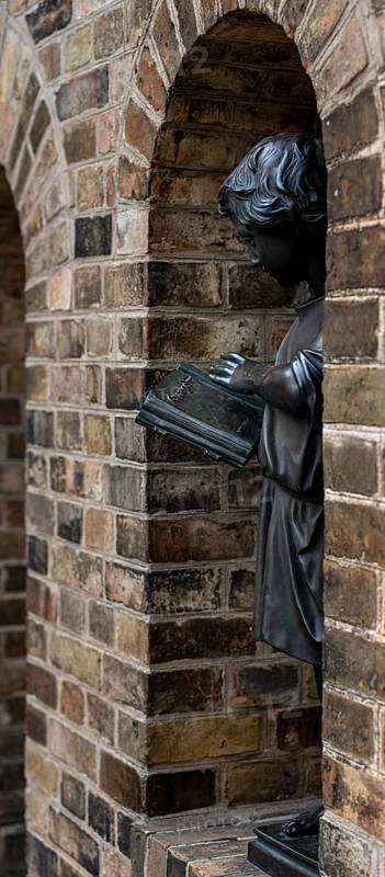 Bronze figure at the portal to the Friedenskirche in Potsdam