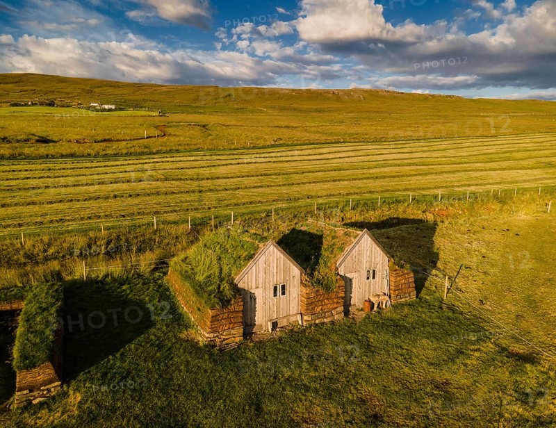 Horse stable and tool shed in original peat construction