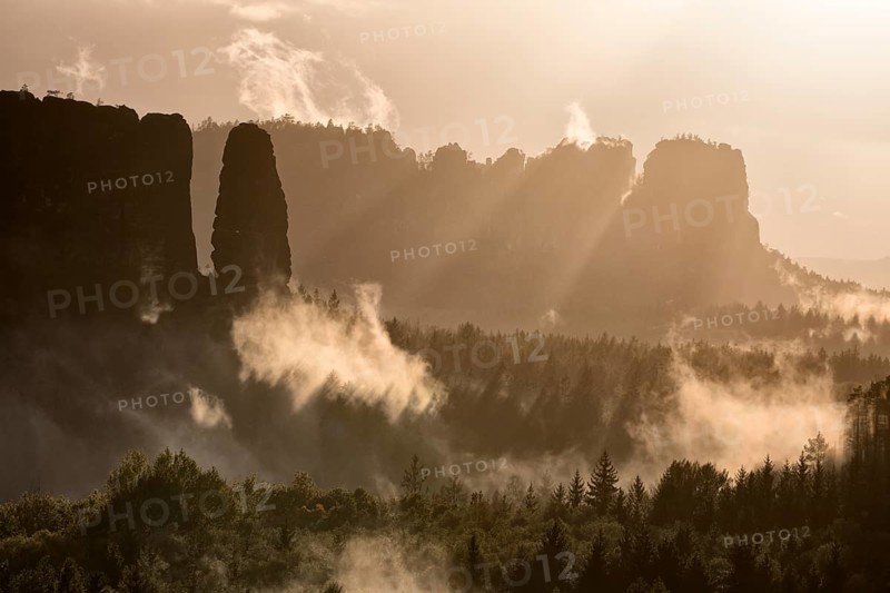 View from the cowshed to the Affensteine in the morning mist