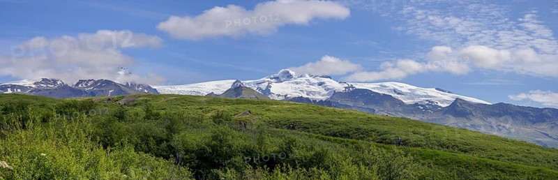 Vatnajoekull with peak of Hvannadalshnukur